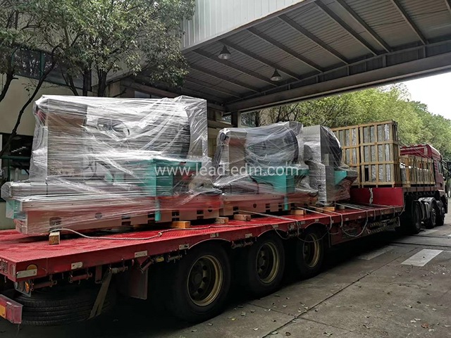 群基工廠(chǎng)輪胎模具放電機(jī)出貨中-圖2