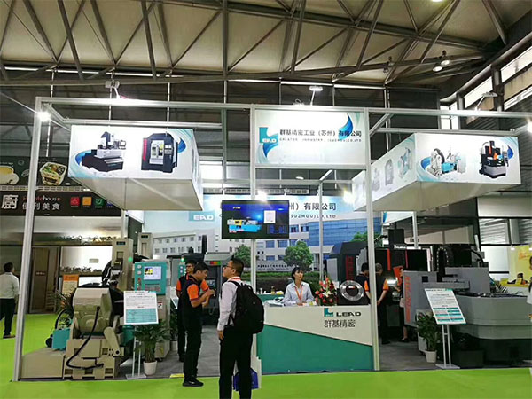 群基五軸輪胎模具專(zhuān)用放電機(jī)、四軸刻字機(jī)在上海展示